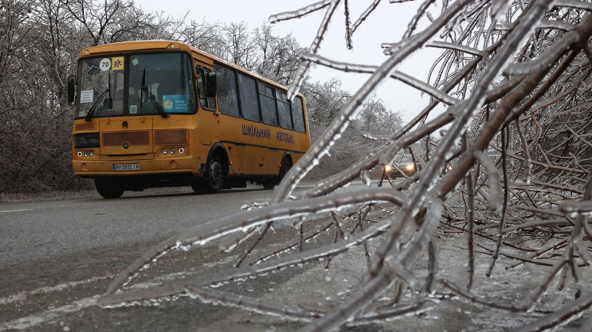 Ukrajinský řidič školního autobusu pomáhal Rusům s rotací do Bělgorodu, dopadla ho SBU